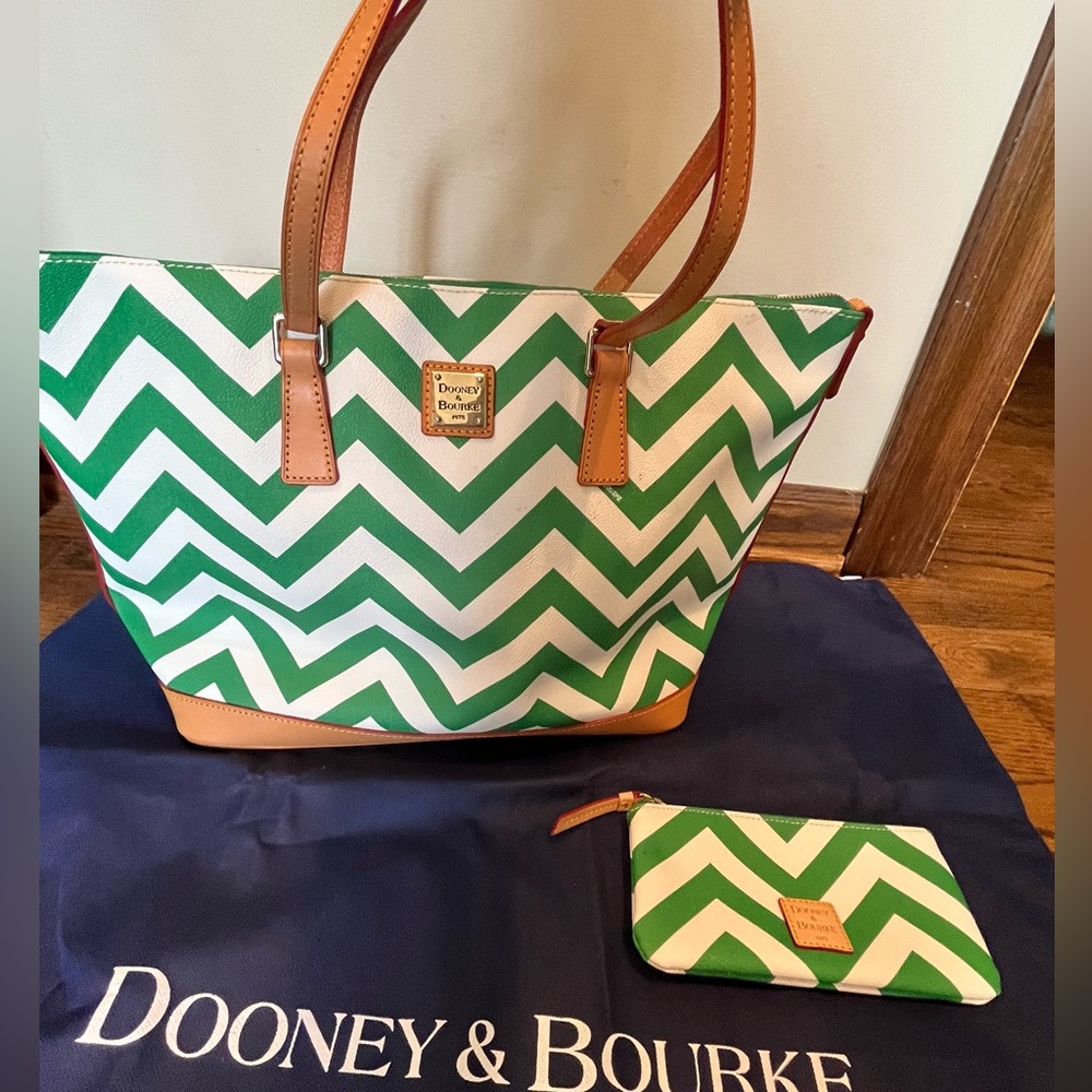 Dooney & Bourke Kelly Green Chevron Tote with wristlet and dust bag